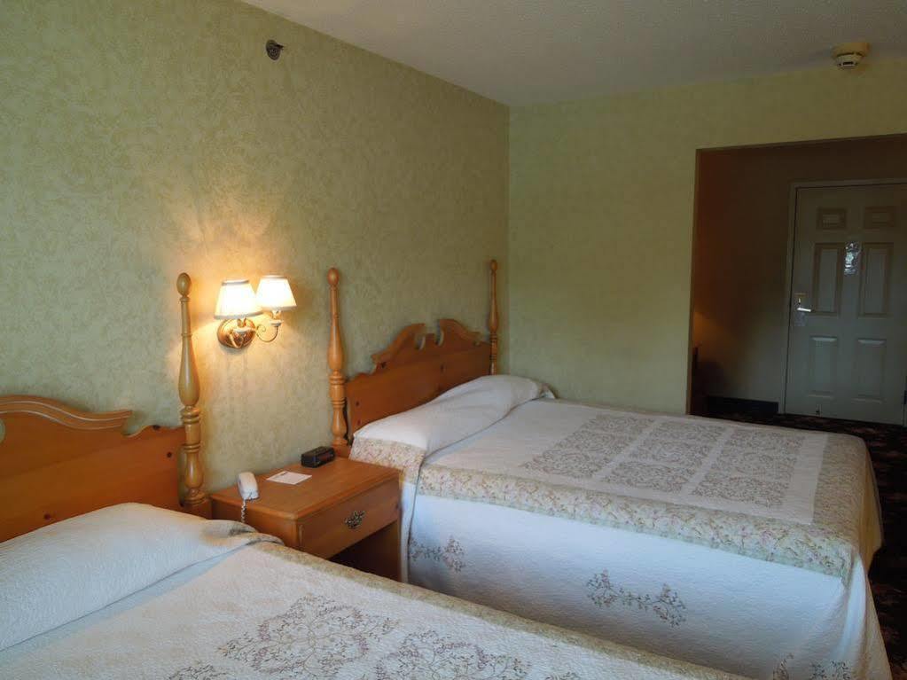 Ourguest Inn & Suites Downtown Port Clinton Kültér fotó